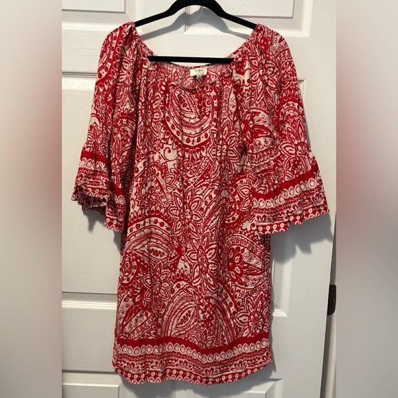 Umgee Dresses & Skirts - Umgee Red and White Paisley Dress